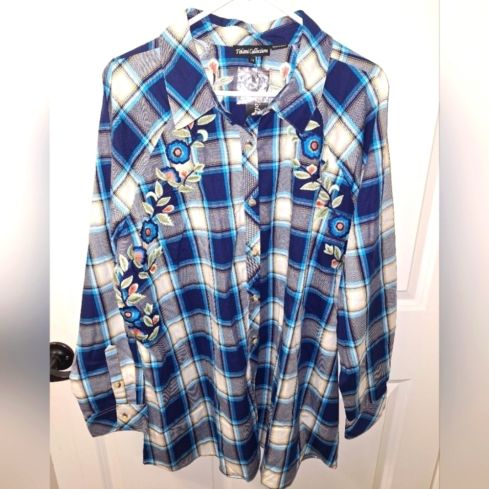 A Tolani Collection long sleeve button-down with embroidery in a 2XL. NWT